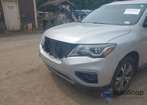 2017 Nissan Pathfinder S z USA, uszkodzony, nr VIN 5N1DR2MM5HC689832